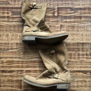 AE tan boots-size 10